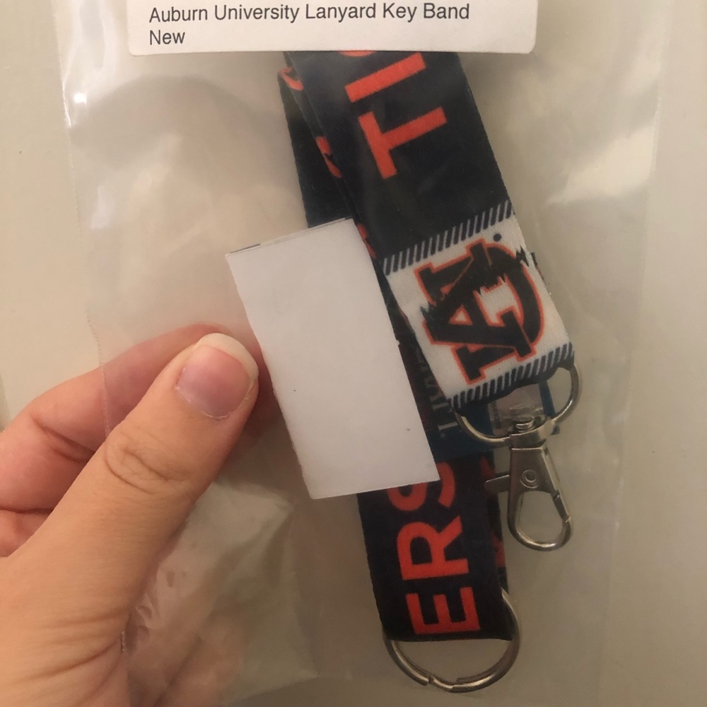 NIP Auburn keychain / short lanyard